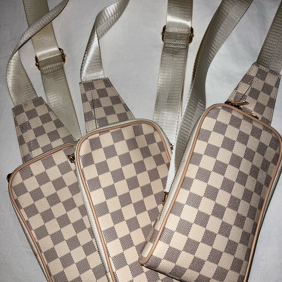 Elegant Checkered Crossbody Bag - Tan and White - Picture 4 of 5